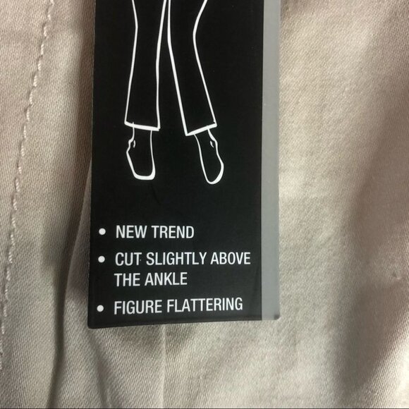 Addition Elle 7/8 Tan Capris Size 24 NWT Brand New - Picture 8 of 9